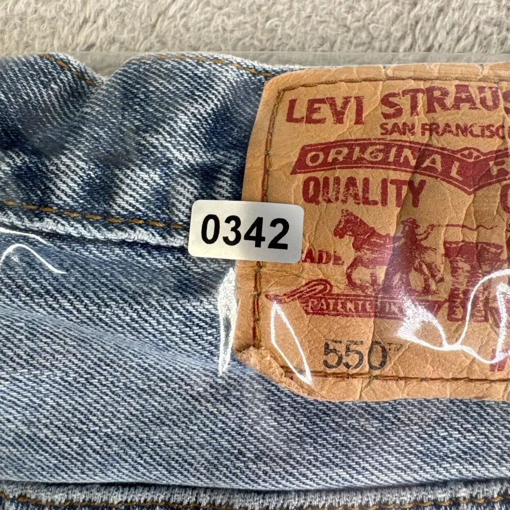 Levi's 550 Jeans Men 32X34 Blue Denim Cotton Relaxed Fit Medium Wash Tapered Leg